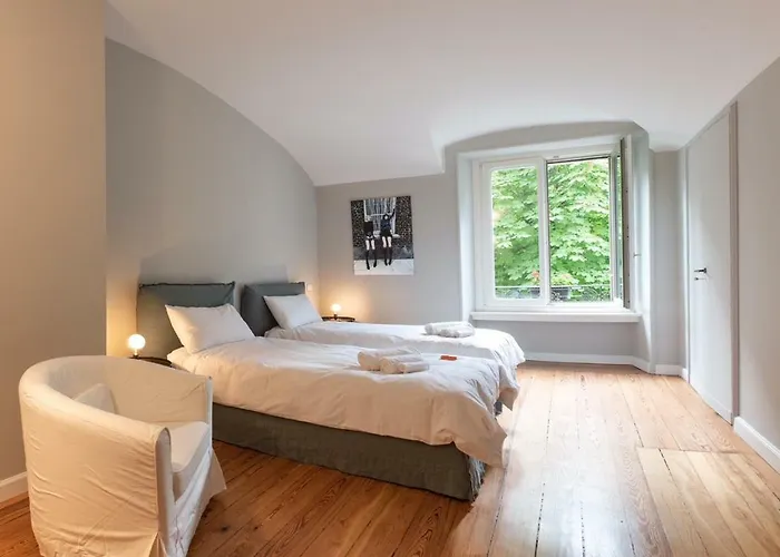 Comfort For Groups & Families In City Center