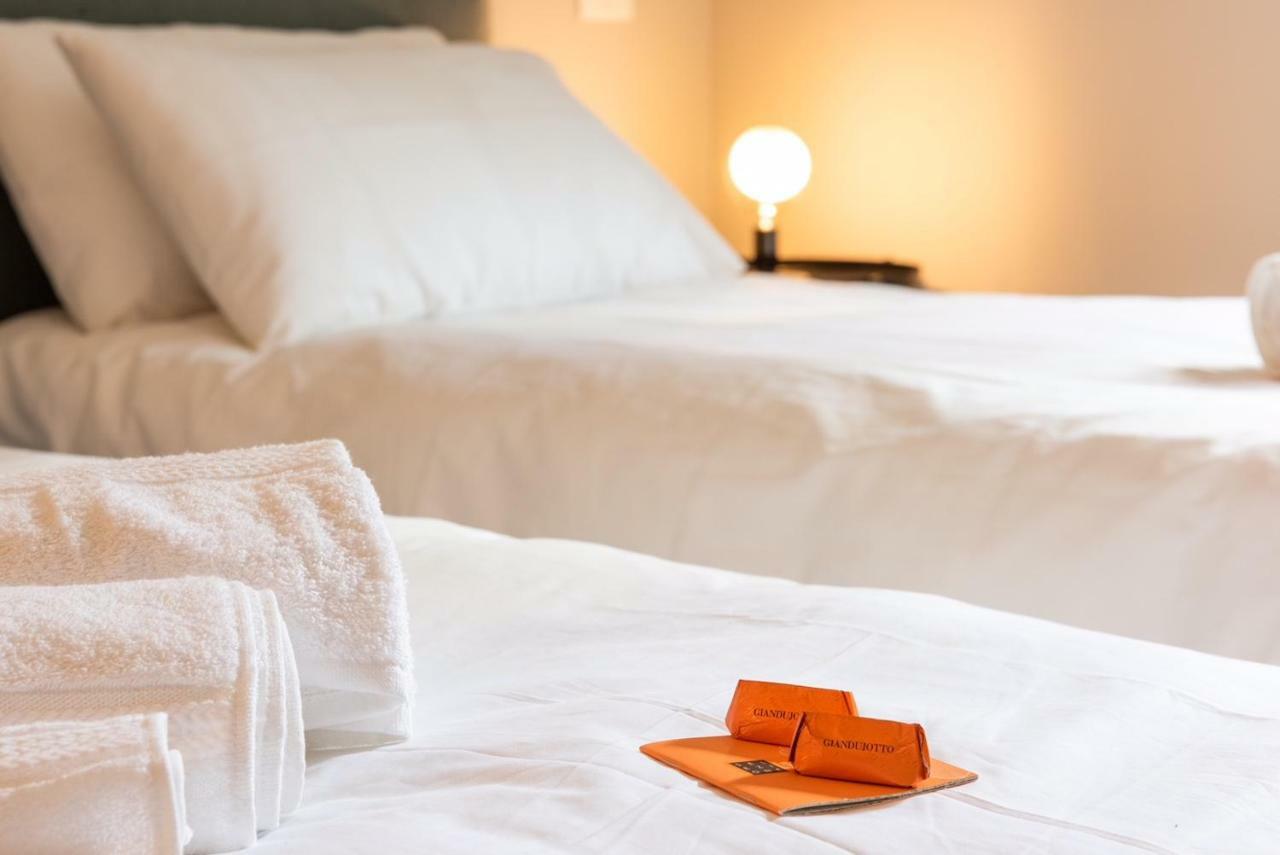 Comfort For Groups & Families In Center Apartment
